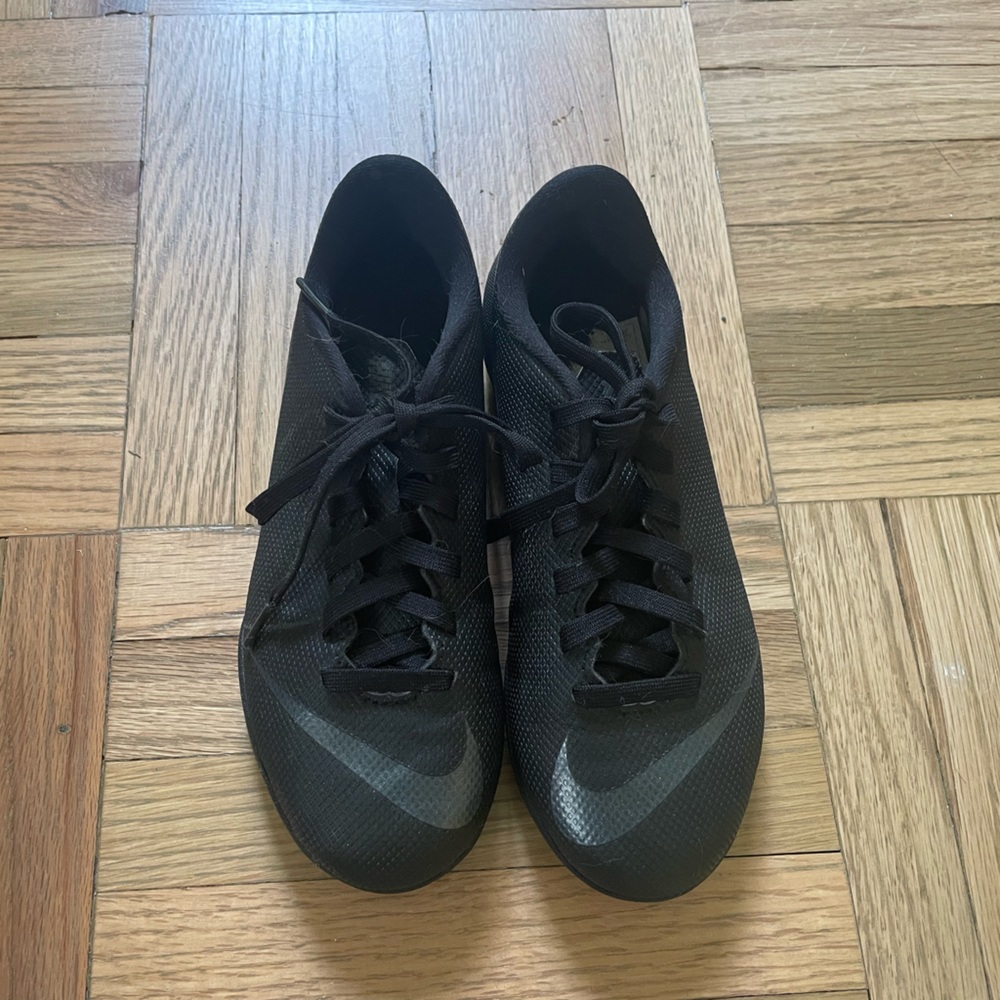 Nike Soccer Shoes 1.5Y Little Kids